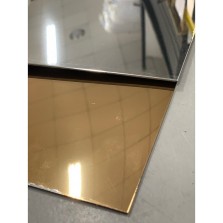 Mesa revestida con poliestireno espejo oro
